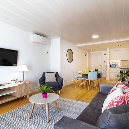 Amazing 1Bdr Apartment In Chiado By Lovelystay Lisbona Esterno foto