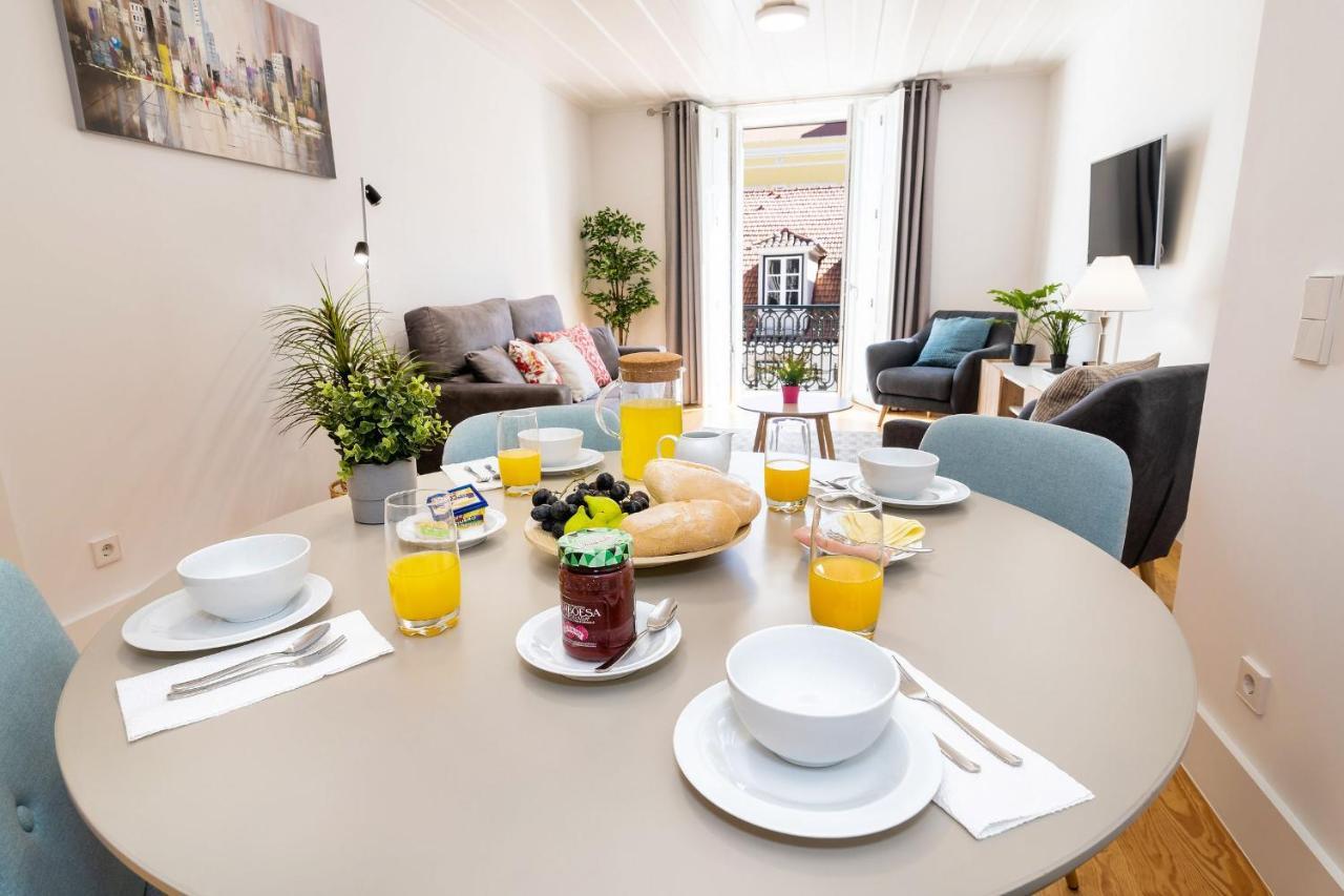 Amazing 1Bdr Apartment In Chiado By Lovelystay Lisbona Esterno foto