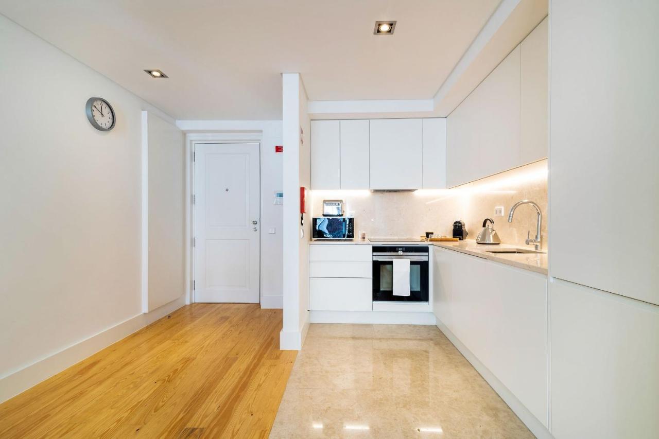 Amazing 1Bdr Apartment In Chiado By Lovelystay Lisbona Esterno foto